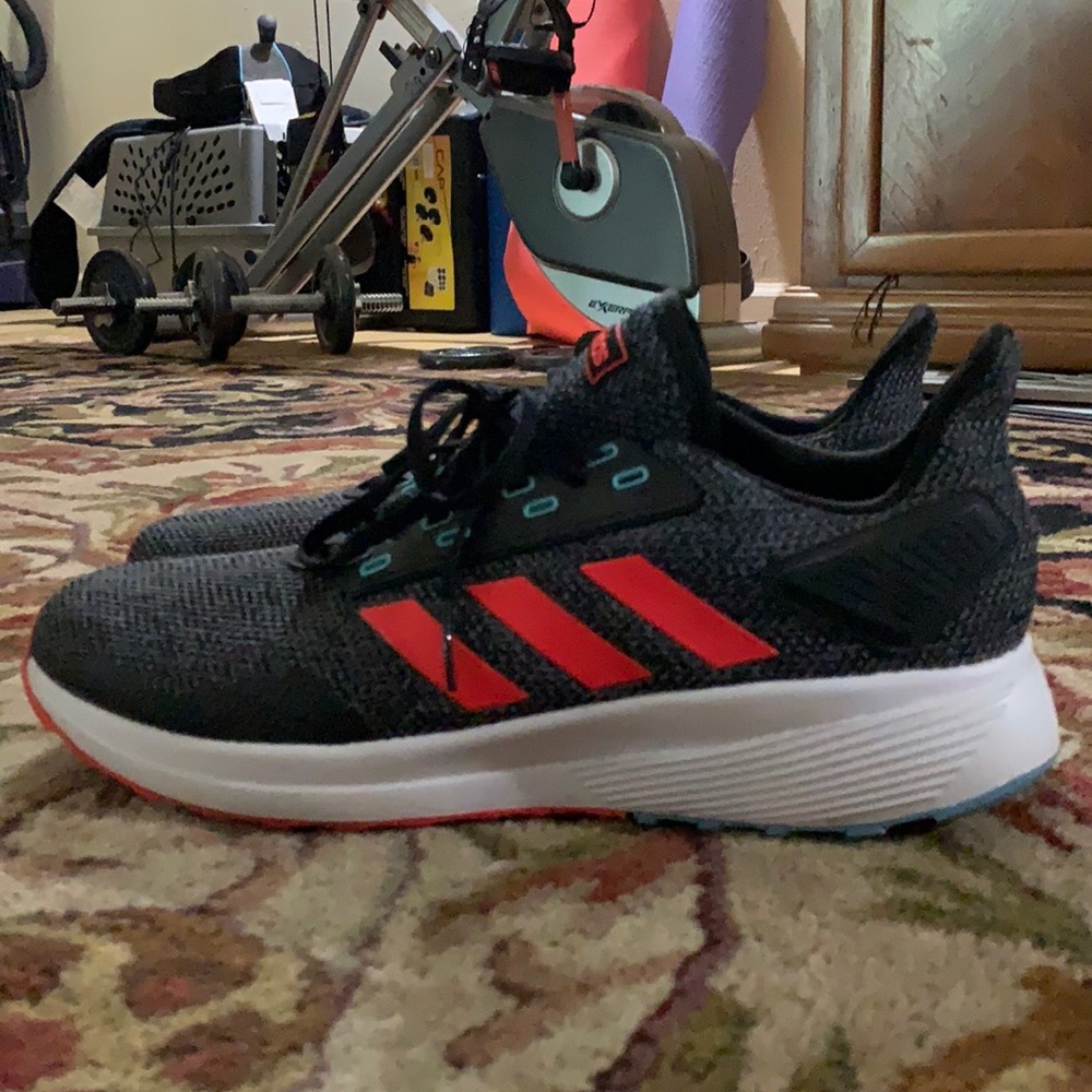 Adidas cloud foam shoes